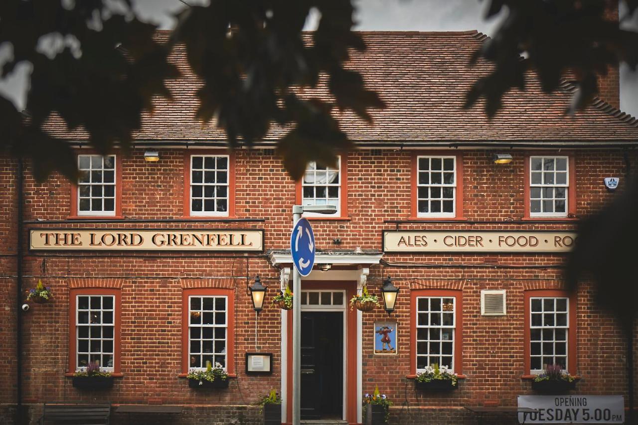 Bed and Breakfast The Lord Grenfell Maidenhead Exterior foto The Lord Grenville